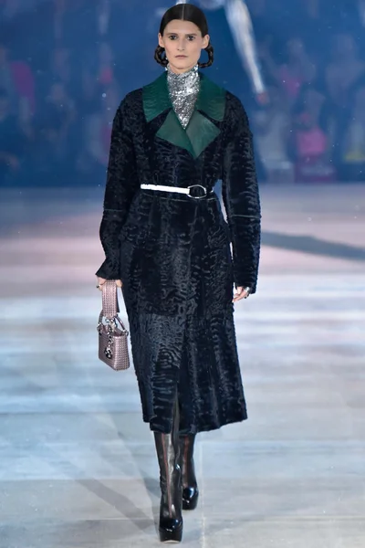 Look 23